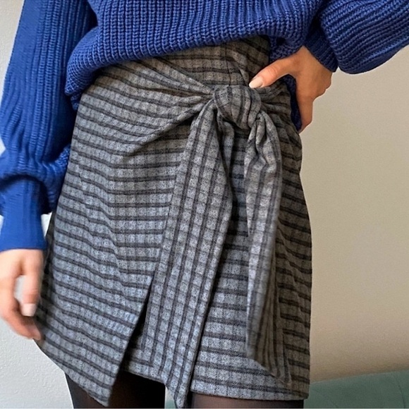 Aritzia Wilfred Dorine Plaid Mini Skirt - Picture 1 of 9
